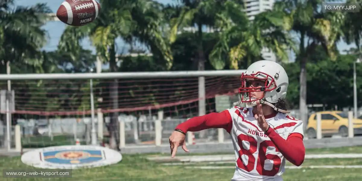 专业装备，轻松掌控赛场！🎾 品质与潮流，为你的热爱加冕！