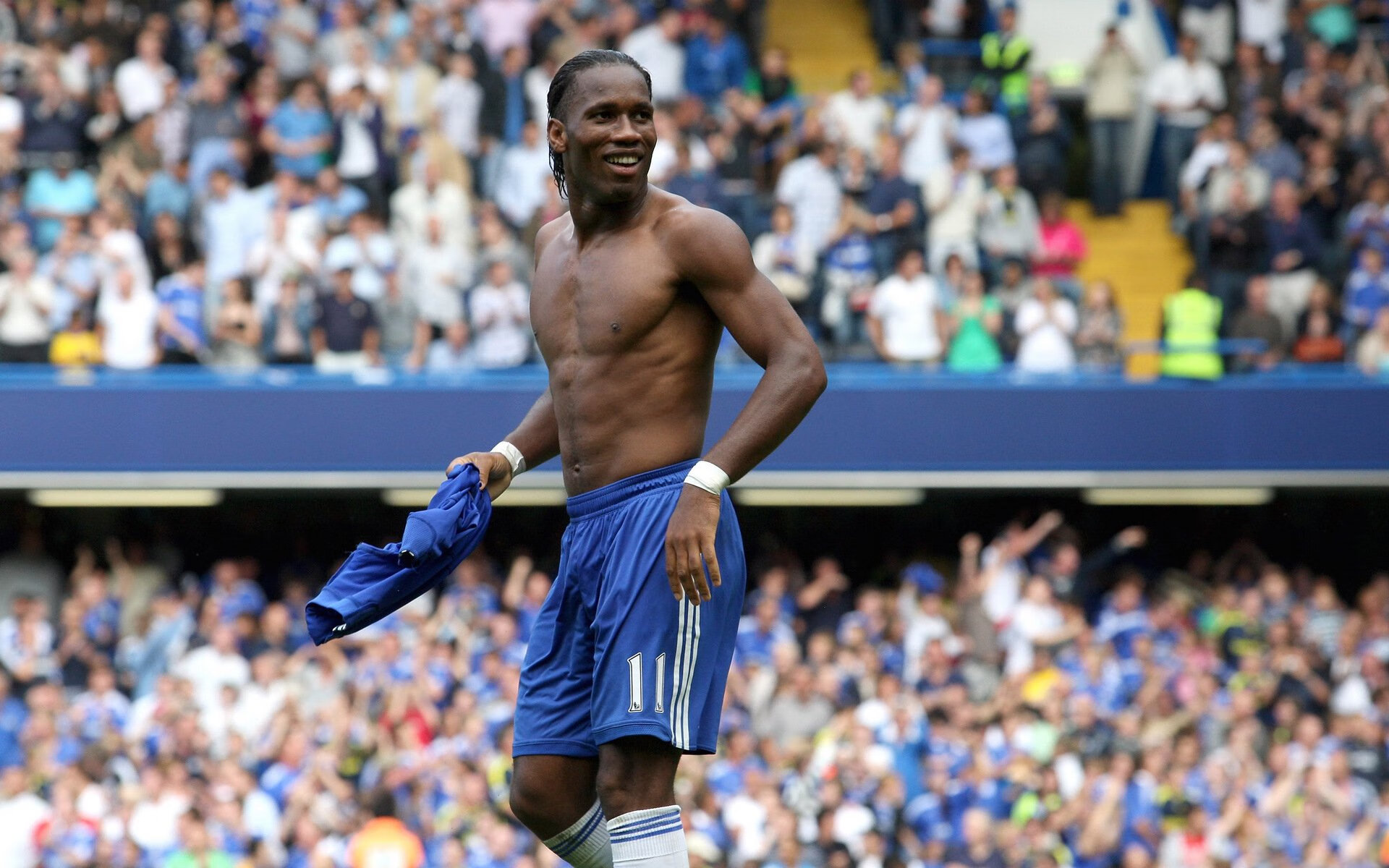 开云体育官网登入-五大联赛是否普遍压缩边后卫助攻路线以加强防守平衡，五大联赛最好的边锋