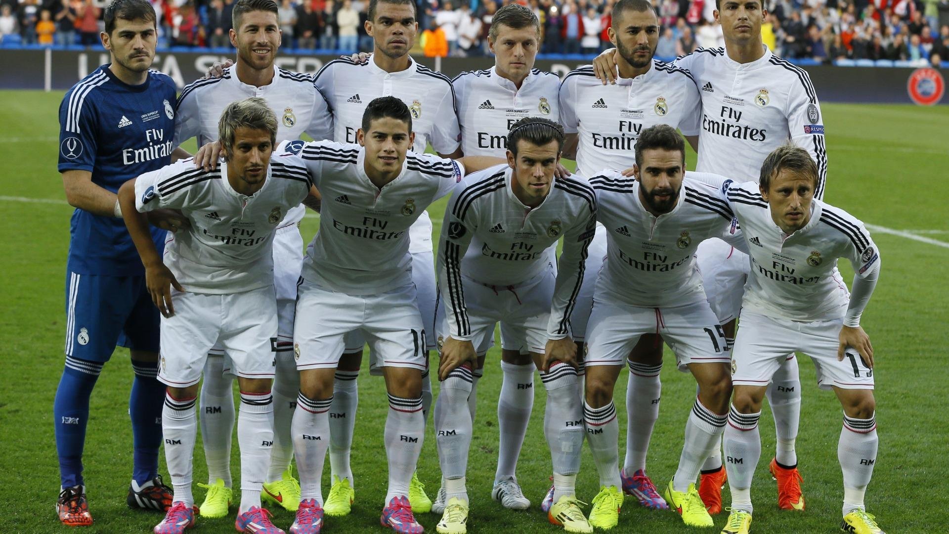 法国队冲线瞬间点燃全场气氛，法国队比赛视频